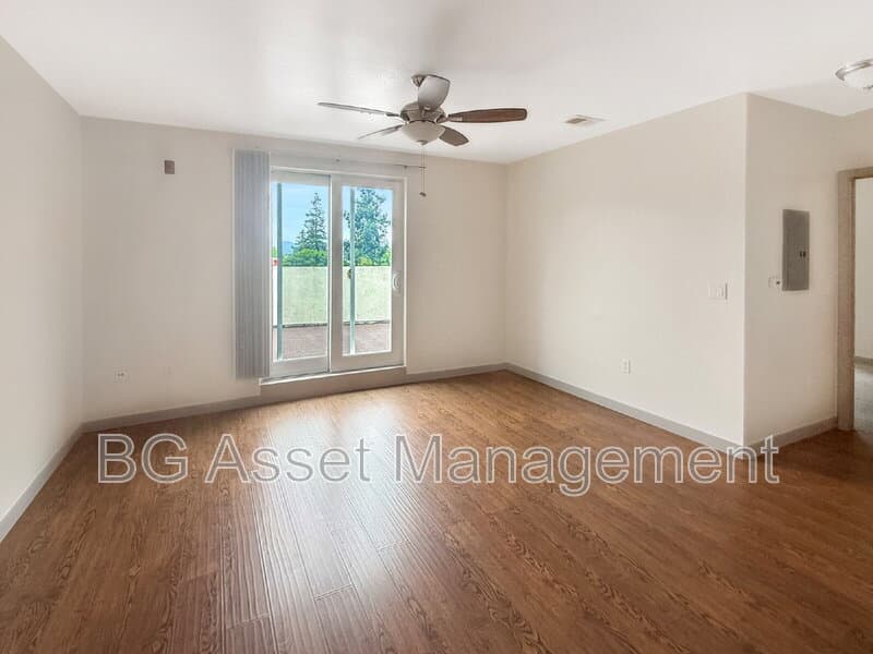 Oakland Condo: 1459 MacArthur Blvd