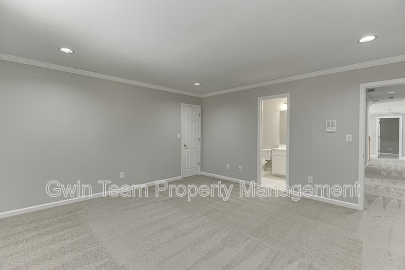 Duluth House: 9345 Riverclub Pkwy