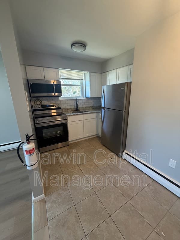 Oaklyn Condo: 500 Kendall Boulevard - 1B