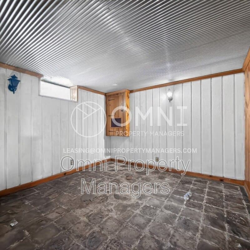 Detroit House: 11529 Roxbury St