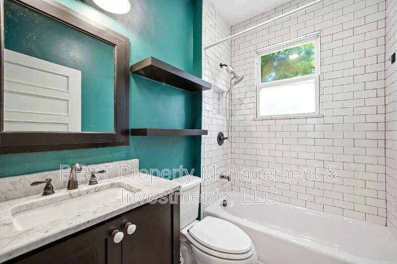 Charlotte House: 2208 Wilmore Drive