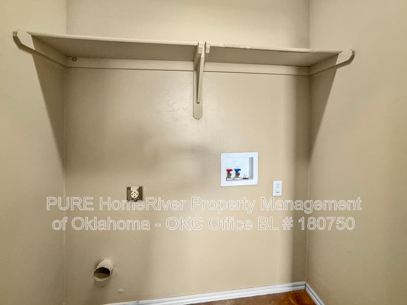 Edmond Condo: 100 Ashley Dr