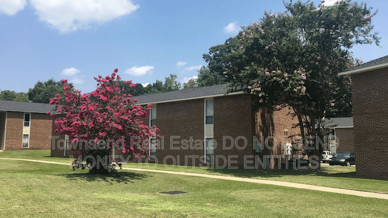 Fayetteville House: 5858-D Century Oaks Drive