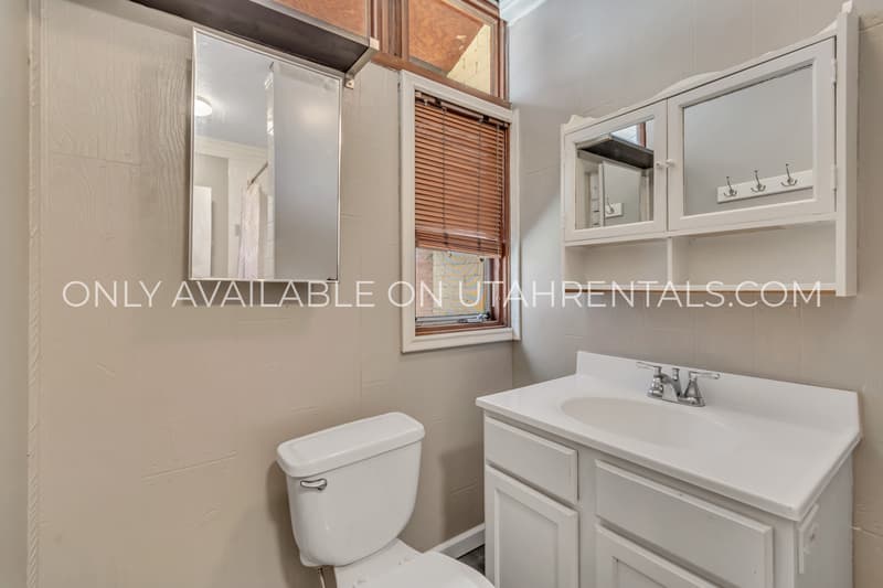 Salt Lake City Condo: 1073 E 200 S
