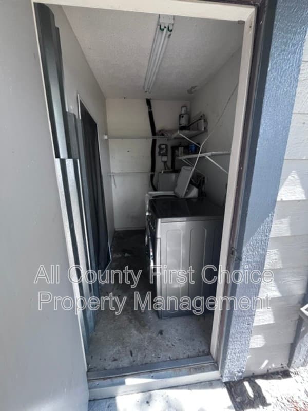 Tarpon Springs House: 39650 US 19 N
