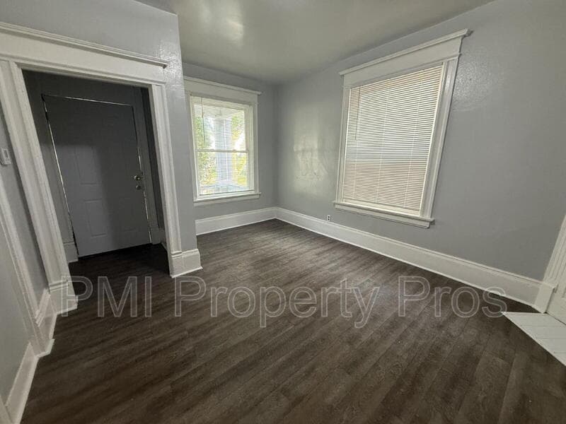 Milwaukee Condo: 1939 N 37th St