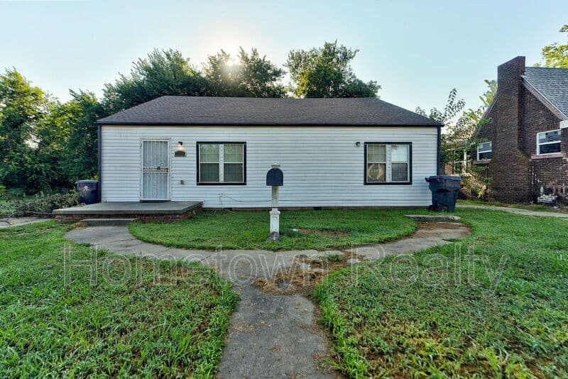 Oklahoma City House: 2114 N Bath Avenue