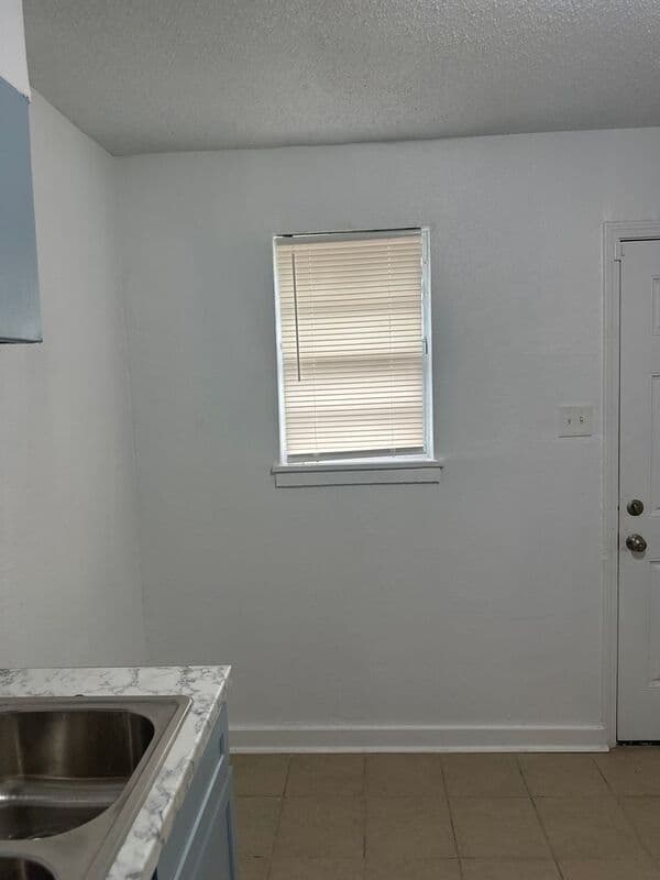 Memphis House: 1344 Hyde Pk Blvd