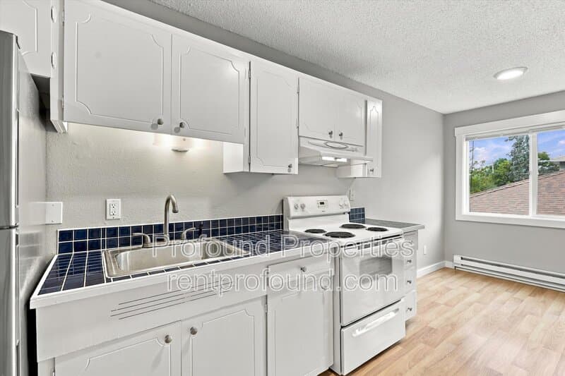 Portland Condo: 3827 SE Francis Street - 5