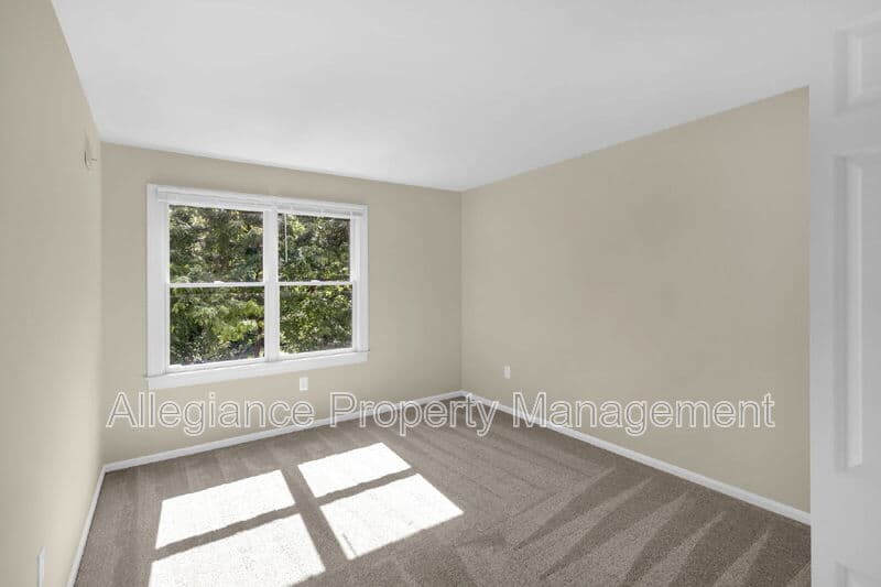 Alexandria House: 2206 Fort Ward Pl