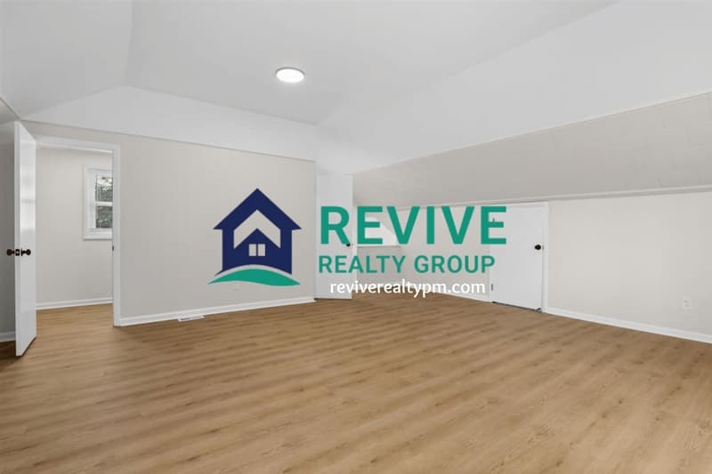 Detroit House: 18503 Prairie Street