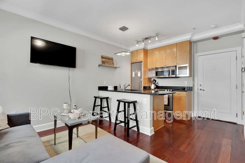 Washington Condo: 1121 24th ST. NW