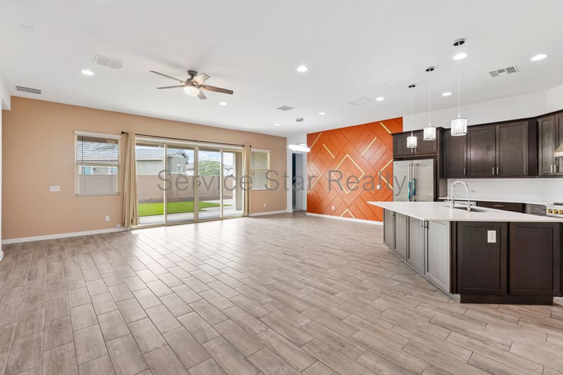 Laveen House: 4019 W Piedmont Rd