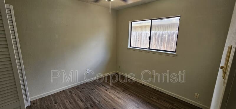 Corpus Christi House: 6106 Angus Drive