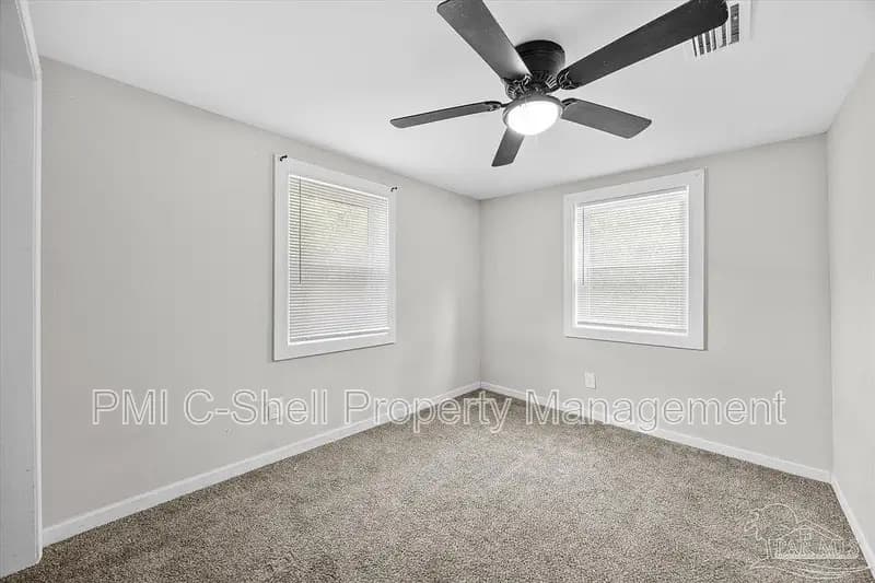 Pensacola House: 3258 Peagler Plaza Rd