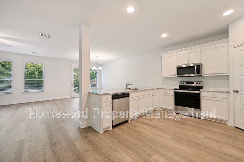 Arlington House: 6834 Neal's Way