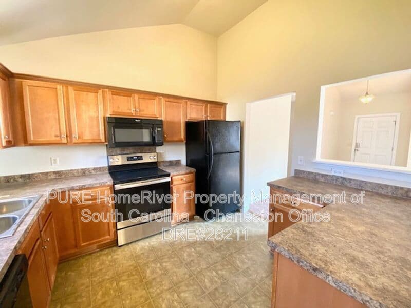 Ladson House: 229 Equinox Cir