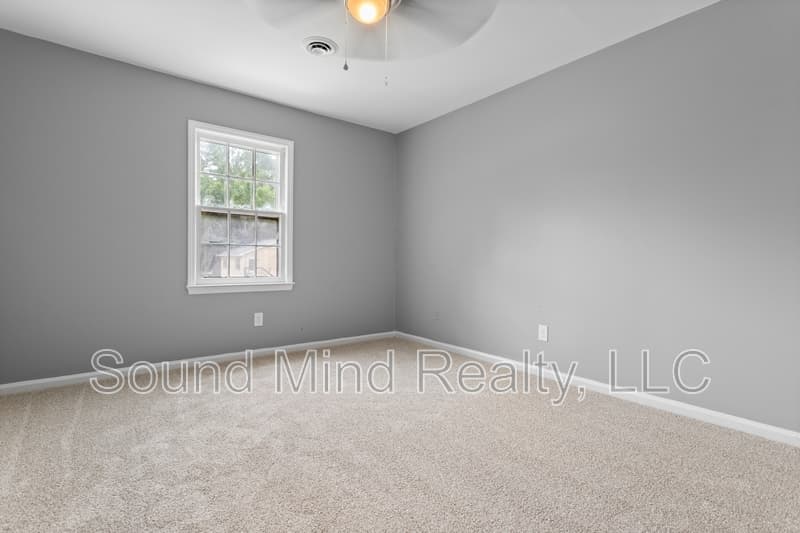 Rocky Mount House: 1403 Sportsman Trail