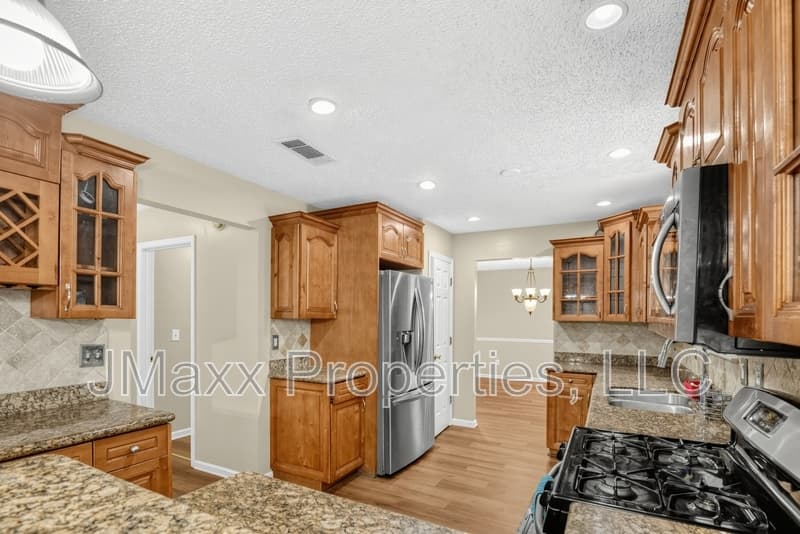 Lithonia House: 1560 Rogers Crossing Dr