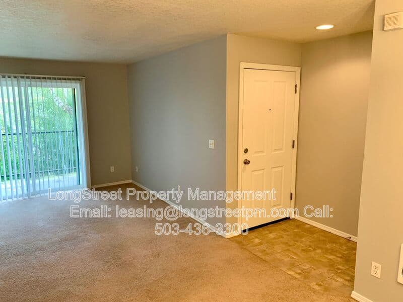 Portland Condo: 8324 SE Rhine St
