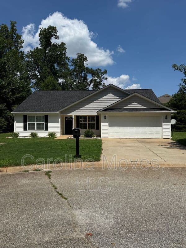 Greenville House: 7 Birchbriar Way