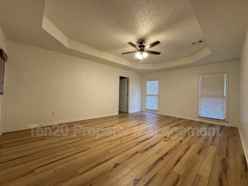 Columbus House: 6009 Creek Stone Court