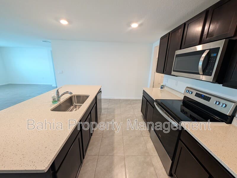 Ruskin House: 801 Ace Outlaw Ave