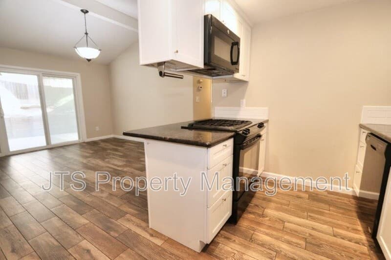 Fair Oaks Condo: 7742 Southcliff Drive