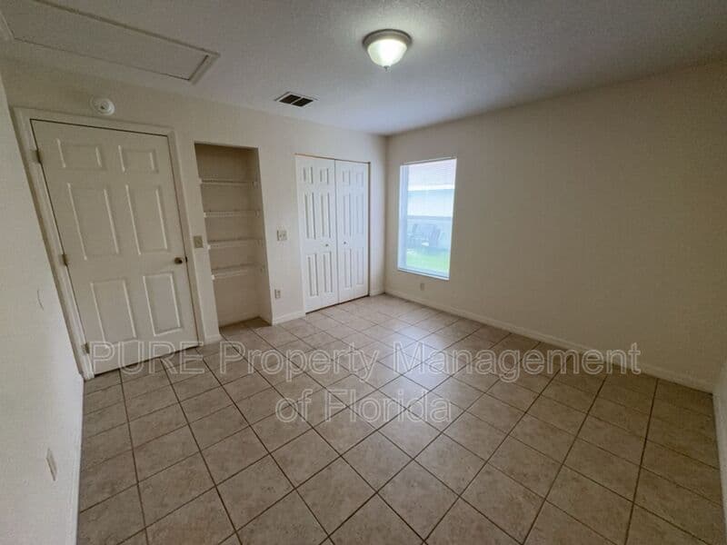 Ocala House: 7455 Midway Terrace
