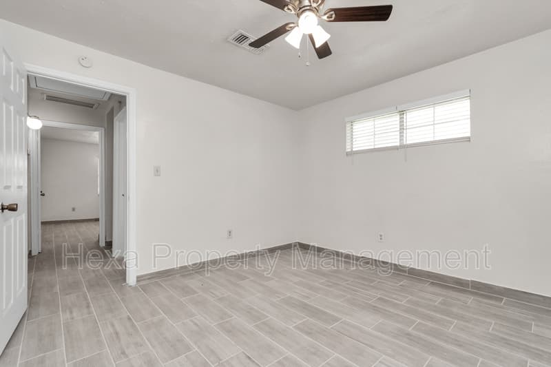 Houston Condo: 4679 Weaver Road