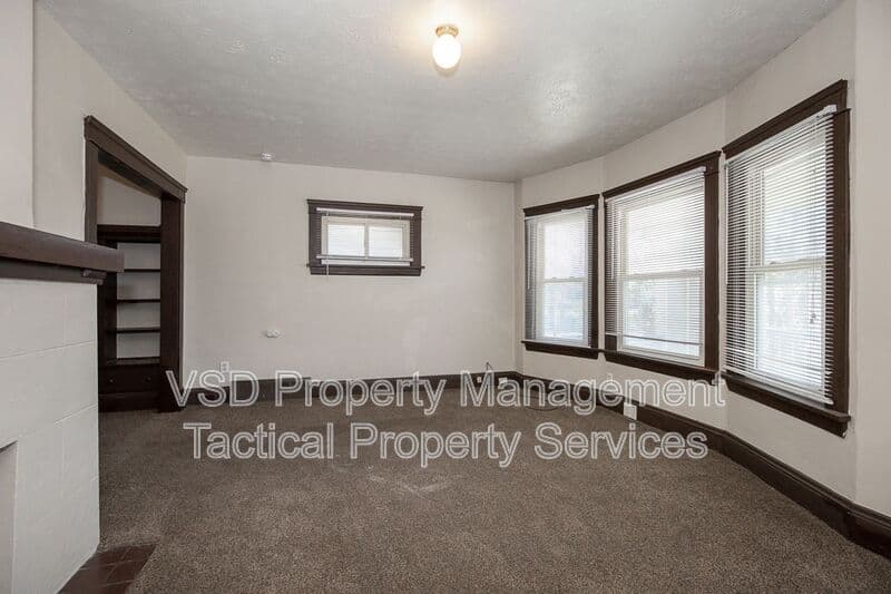 Cleveland Condo: 12819 Edmonton Ave