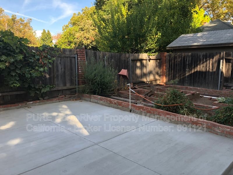 Sacramento House: 314 23rd St