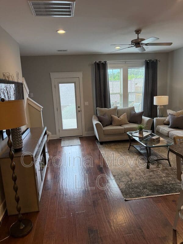 Greer Townhome: 604 Springbank Alley