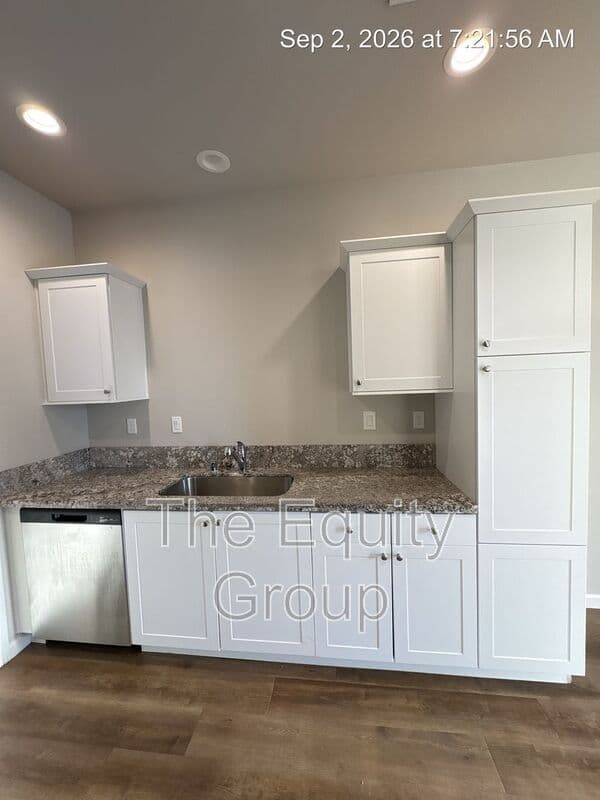 Visalia Condo: 418 S Summit Street