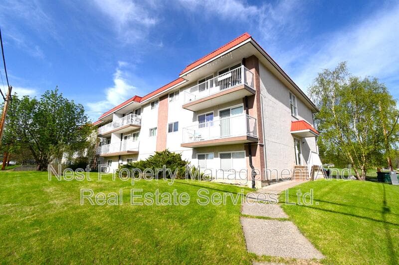 Quesnel House: 626 Kinchant Street