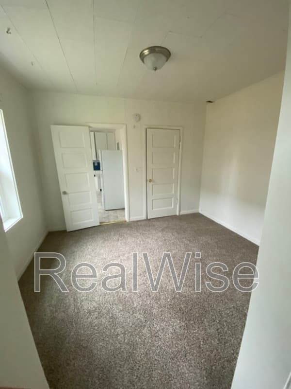 Medford House: 512 Pearl St