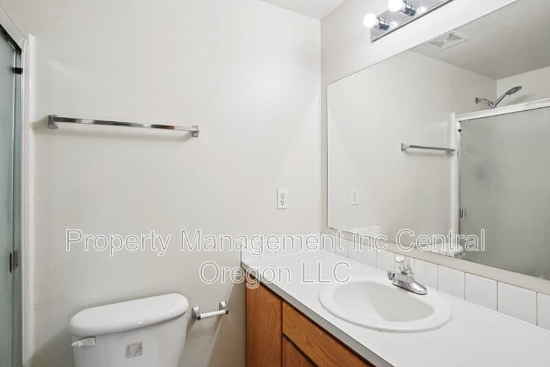 Hubbard Townhome: 2110 Baines Blvd