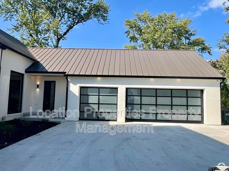 Lawrence House: 1840 Quail Creek Drive