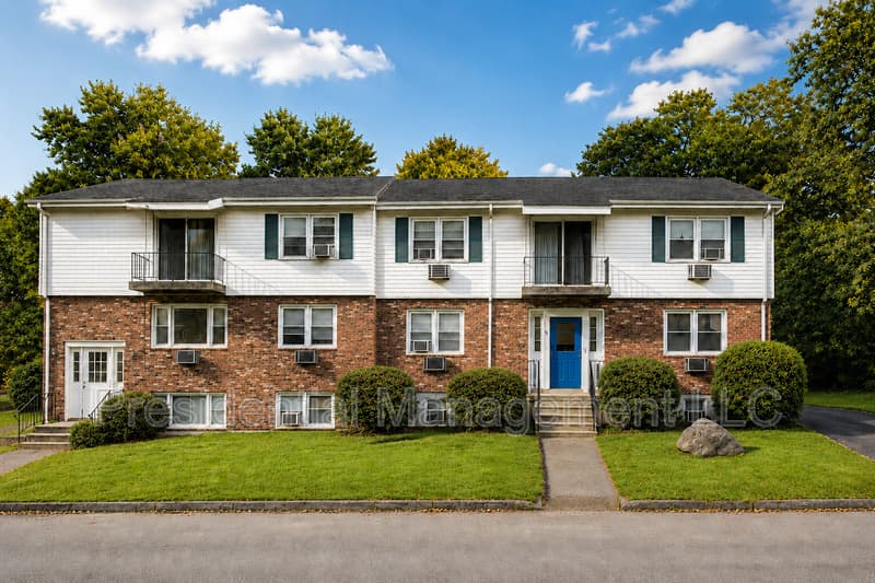 Waterbury Condo: 34 Royal Oak Dr