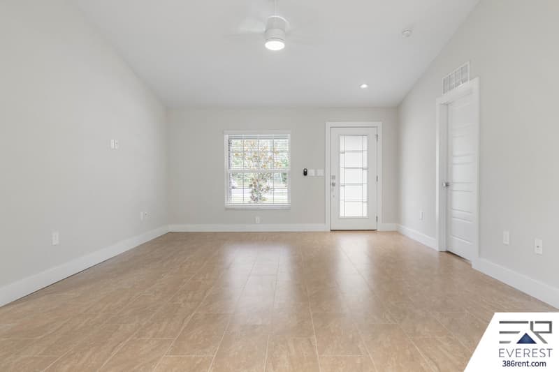 Palm Coast House: 12 Walt Place