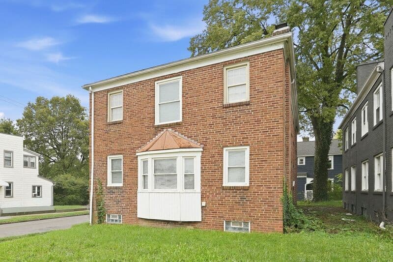 Columbus House: 397 Catherine Street