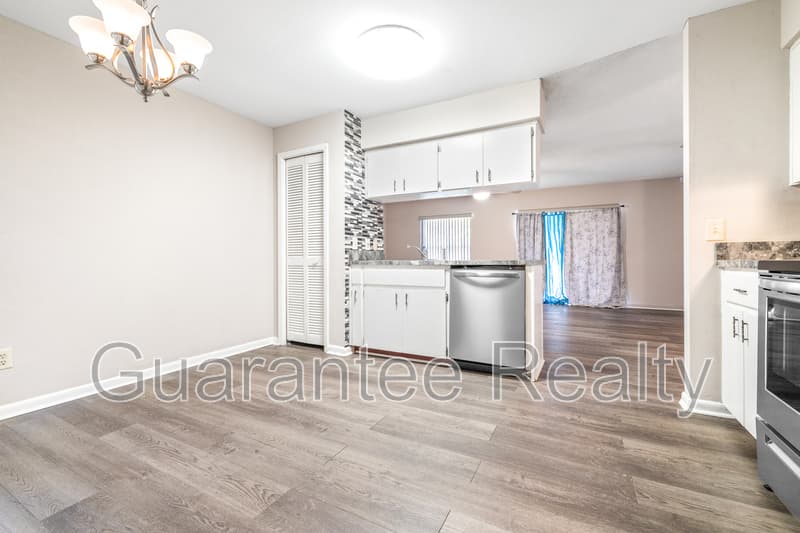 Winter Haven House: 1611 High Point Court Southwest