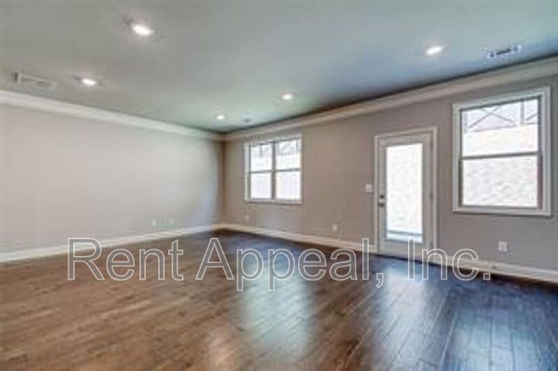 Snellville House: 2590 Norwich Trace