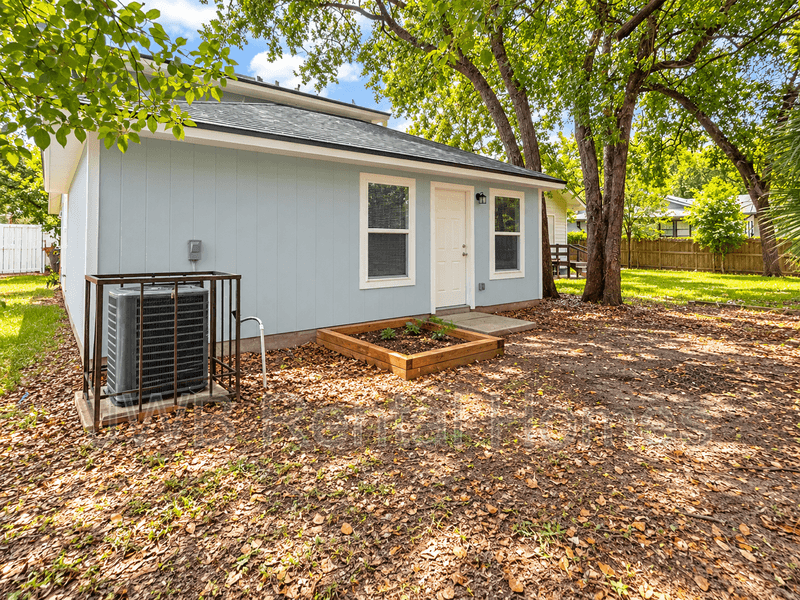 Jacksonville House: 3038 Rayford St