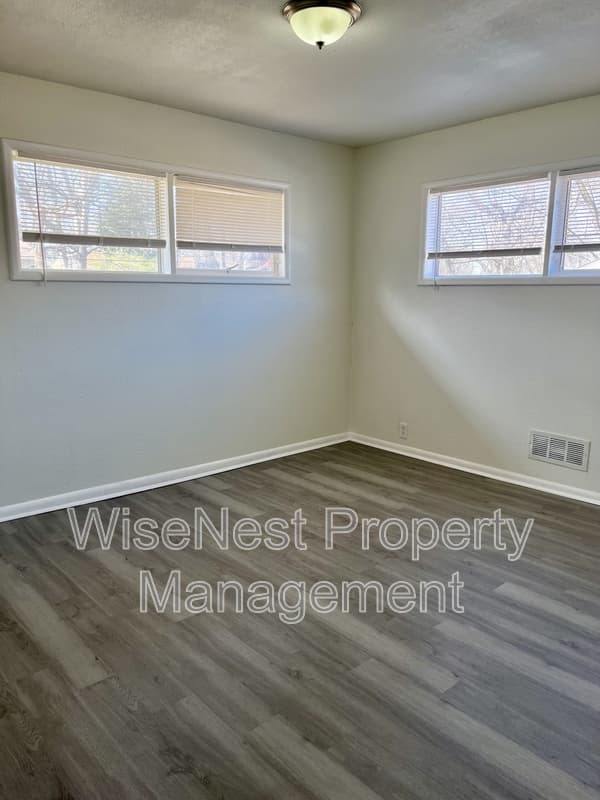 Kansas City House: 10804 Newton Avenue