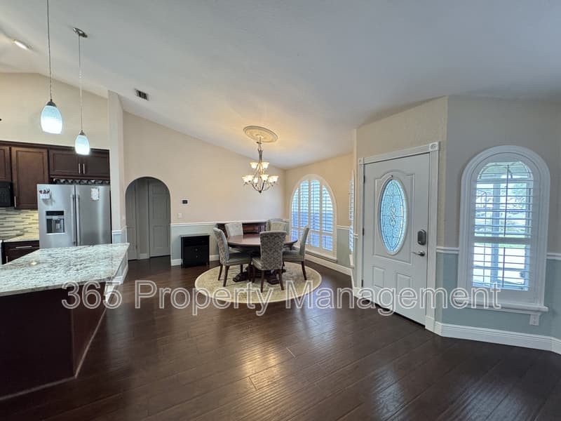 Spring Hill House: 6153 Mountain Way Avenue