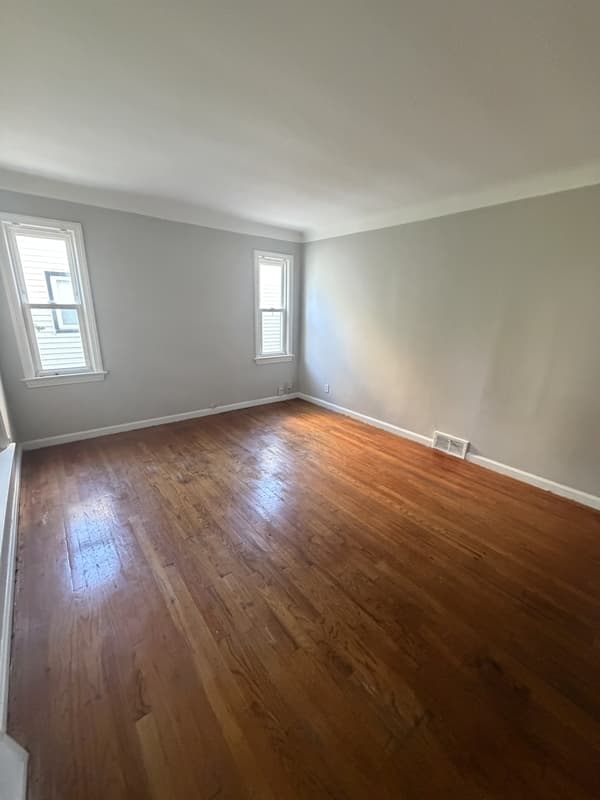 Maple Heights House: 18424 Maple Heights Boulevard