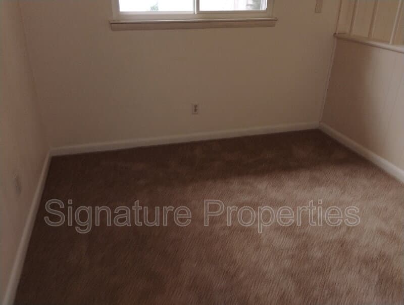 Virginia Beach House: 3825 Annie Ln