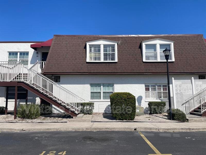 Tampa Condo: 9105 W Hillsborough Ave
