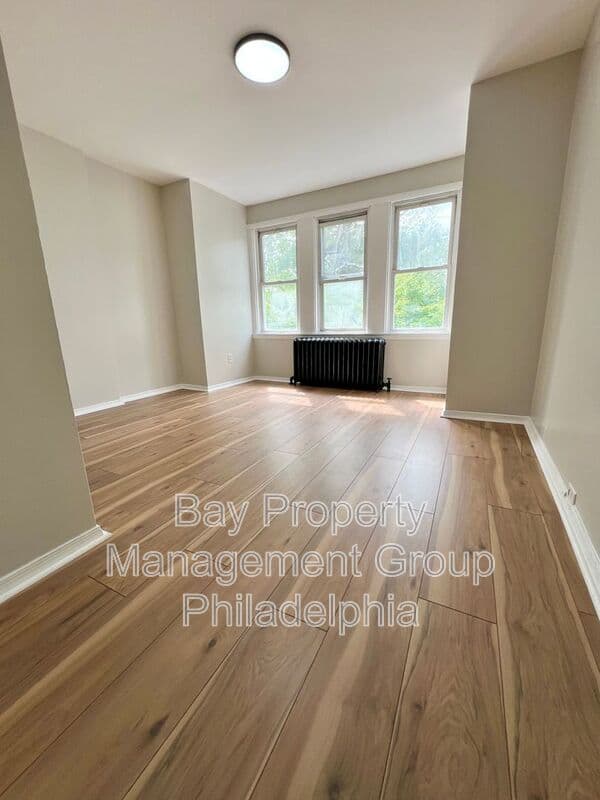 Collingdale House: 13 Kern St